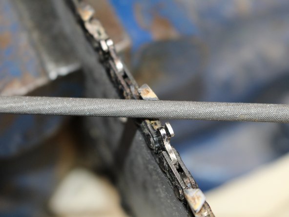 How to Sharpen Chainsaw Teeth: crwdns2935265:03crwdnd2935265:03crwdnd2935265:03crwdne2935265:0