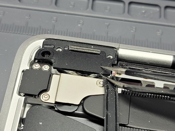 MacBook Pro 13" Two Thunderbolt Ports 2020 Touchbar Removal, Removing Left Hinge Cover: crwdns2935265:011crwdnd2935265:03crwdnd2935265:03crwdne2935265:0