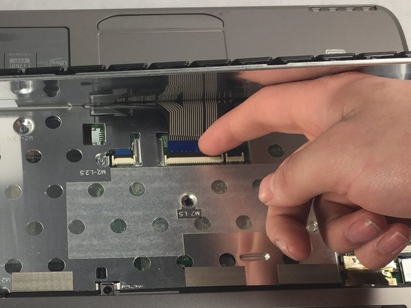 Acer Aspire One 751h-1948 Display Replacement: crwdns2935265:010crwdnd2935265:02crwdnd2935265:02crwdne2935265:0