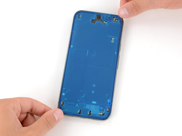 Google Pixel 10 Pro XL Screen Replacement, Orient the adhesive: 19 단계, 이미지 3개 중 3개