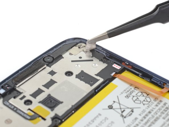 Motorola Moto Z3 Play Battery Replacement, Remove Earpiece and Sensor Assembly: crwdns2935265:018crwdnd2935265:02crwdnd2935265:02crwdne2935265:0