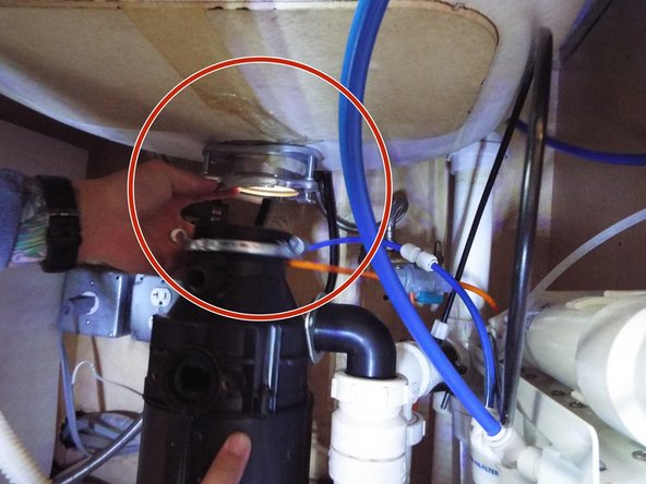 How to Fix a Leaking Garbage Disposal at Flange: crwdns2935265:04crwdnd2935265:02crwdnd2935265:02crwdne2935265:0