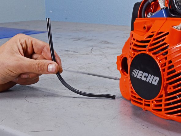 Echo Chain Saw CS590 2019 Oil System Replacement, Remove the oil pipe: crwdns2935265:037crwdnd2935265:03crwdnd2935265:03crwdne2935265:0