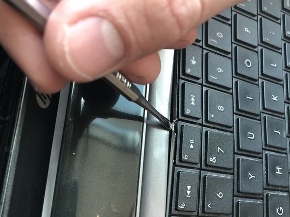 HP Pavilion G6-1d16dx Screen hinges Replacement: crwdns2935265:06crwdnd2935265:03crwdnd2935265:03crwdne2935265:0