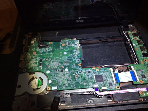 acer aspire one 725 Teardown, So far we gone: crwdns2935265:012crwdnd2935265:03crwdnd2935265:03crwdne2935265:0
