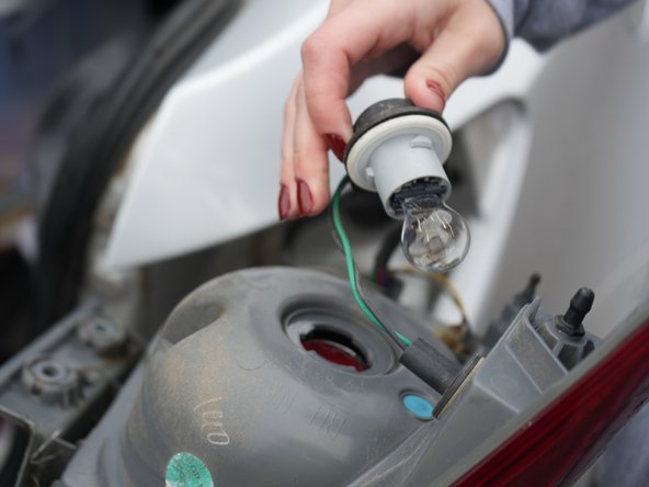 2014 Chevy Cruze Taillight Bulb Replacement: crwdns2935265:09crwdnd2935265:02crwdnd2935265:02crwdne2935265:0