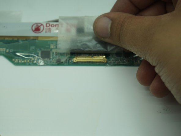 Gateway NV59C66u LCD Display Replacement: 步骤 7 中的图像 2，3