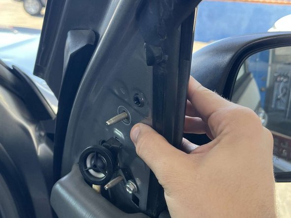 2006 Toyota Tundra Side Mirror Replacement: crwdns2935265:05crwdnd2935265:03crwdnd2935265:03crwdne2935265:0