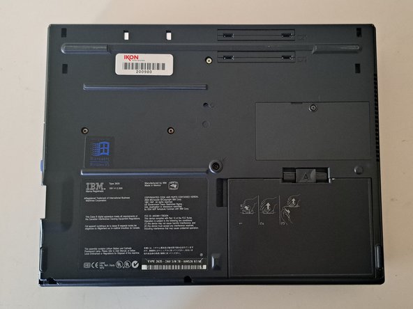 IBM ThinkPad 380 and 385 Battery Replacement, Flip the ThinkPad over.: crwdns2935265:01crwdnd2935265:02crwdnd2935265:02crwdne2935265:0