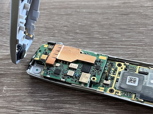 Sanyo SCP-6200 Screen Replacement, Remove the back panel: crwdns2935265:03crwdnd2935265:03crwdnd2935265:03crwdne2935265:0