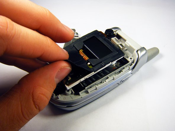 Motorola V551 Earpiece Speaker Replacement: crwdns2935265:05crwdnd2935265:02crwdnd2935265:03crwdne2935265:0