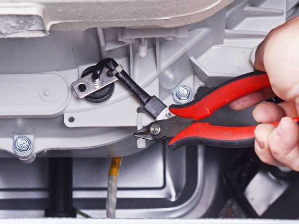 LG Front Load Washing Machine Temperature Sensor Replacement, Cut the cable ties: crwdns2935265:028crwdnd2935265:02crwdnd2935265:02crwdne2935265:0