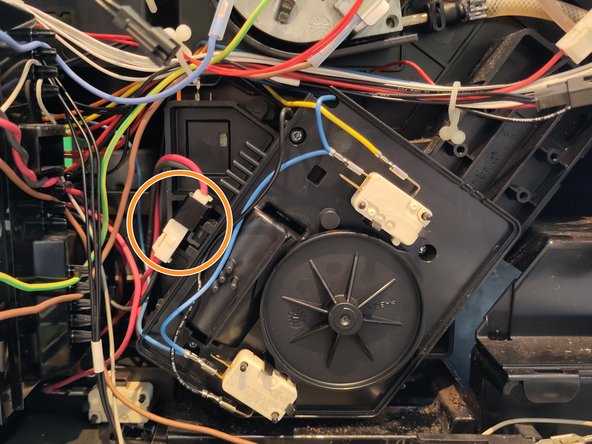 Dismantling the Melitta Caffeo CI brew group in the appliance, Check home position: crwdns2935265:015crwdnd2935265:02crwdnd2935265:03crwdne2935265:0