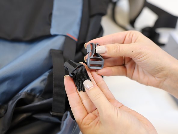 How to Replace a Backpack Buckle (with sewing), Clean the area: crwdns2935265:02crwdnd2935265:03crwdnd2935265:03crwdne2935265:0
