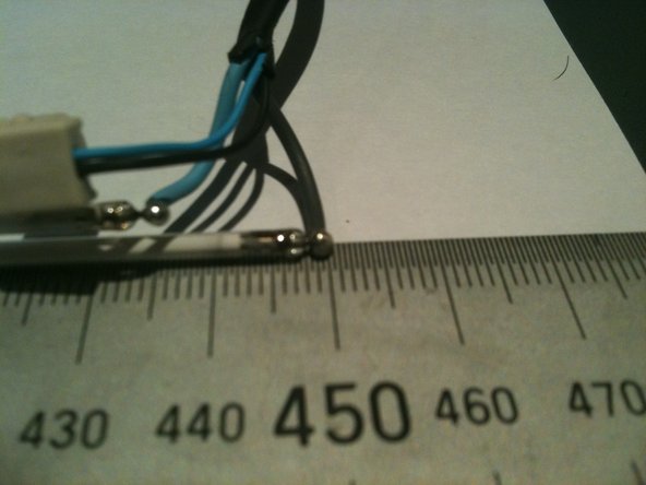 Removing CCFL from iMac 20in LCD CCFL assembly: crwdns2935265:026crwdnd2935265:03crwdnd2935265:03crwdne2935265:0