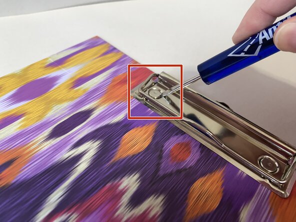 How to Replace the Rivets in a Clipboard: crwdns2935265:02crwdnd2935265:02crwdnd2935265:03crwdne2935265:0