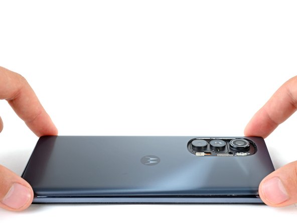 Motorola Edge (2022) Display Replacement, Place the back cover back on: crwdns2935265:030crwdnd2935265:02crwdnd2935265:02crwdne2935265:0