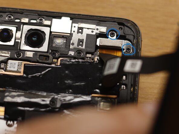 Motorola Razr 2024 Front Screen Replacement, Remove CLI BTB Bracket: step 2, image 1 of 2