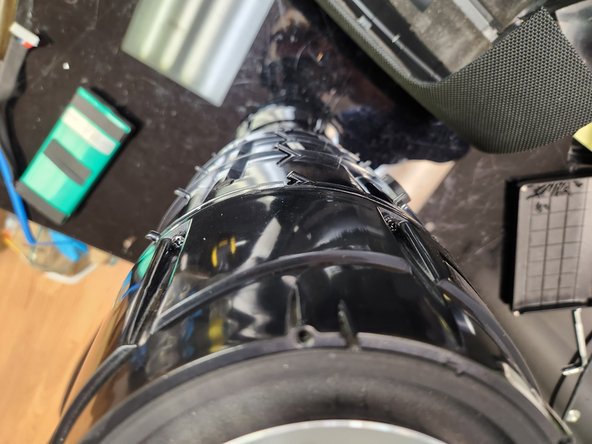 JBL Boombox Battery Replacement, Remove the Tweeter Housing: crwdns2935265:08crwdnd2935265:02crwdnd2935265:02crwdne2935265:0