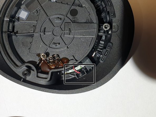 JBL Tune 700BT Teardown, right side - microphone: crwdns2935265:06crwdnd2935265:01crwdnd2935265:02crwdne2935265:0