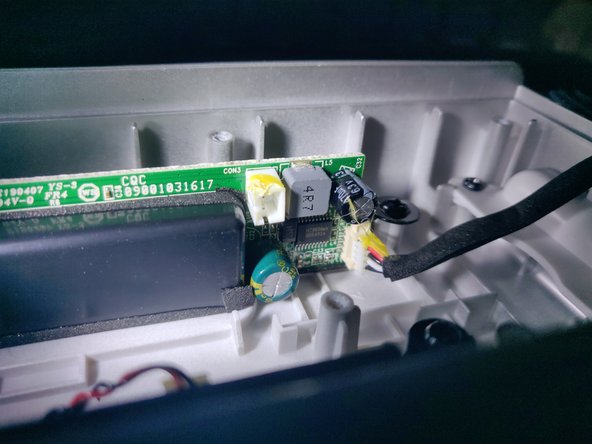 Creative MUVO 2 Battery Replacement, unscrew battery attachment: crwdns2935265:04crwdnd2935265:02crwdnd2935265:03crwdne2935265:0