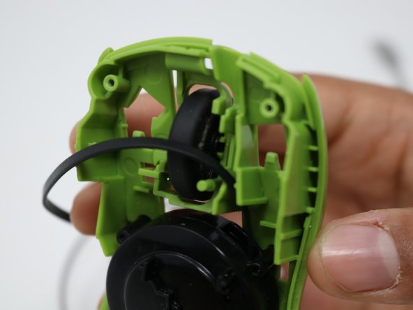 Logitech M125 Scroll Wheel Replacement, Scroll Wheel: step 6, image 2 of 3