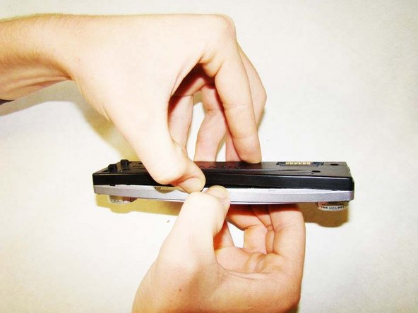 Sony Xplod CDX-MP30 Front Screen Motherboard Replacement: crwdns2935265:03crwdnd2935265:03crwdnd2935265:03crwdne2935265:0