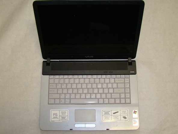 Sony Vaio VGN-FS640 LCD Screen Replacement: crwdns2935265:029crwdnd2935265:02crwdnd2935265:02crwdne2935265:0