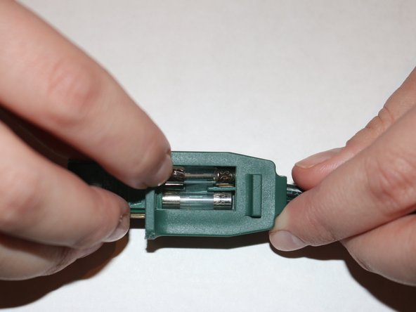 Pre-Lit Christmas Tree Incandescent Light Fuse Replacement: crwdns2935265:05crwdnd2935265:02crwdnd2935265:03crwdne2935265:0