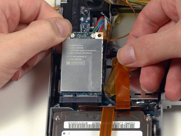 MacBook Pro 15" Core Duo Model A1150 ExpressCard Cage Replacement: Schritt 20, Bild 1 von 1