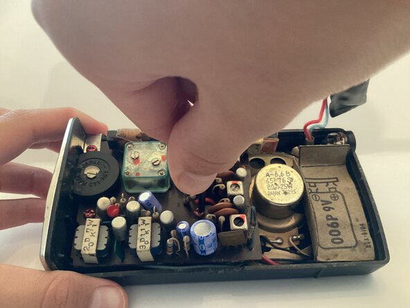 Panasonic R-1159 AM radio Teardown: crwdns2935265:04crwdnd2935265:01crwdnd2935265:03crwdne2935265:0