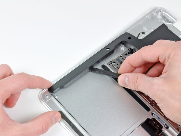 MacBook Air 13" Late 2010 Upper Case Replacement: crwdns2935265:036crwdnd2935265:02crwdnd2935265:03crwdne2935265:0
