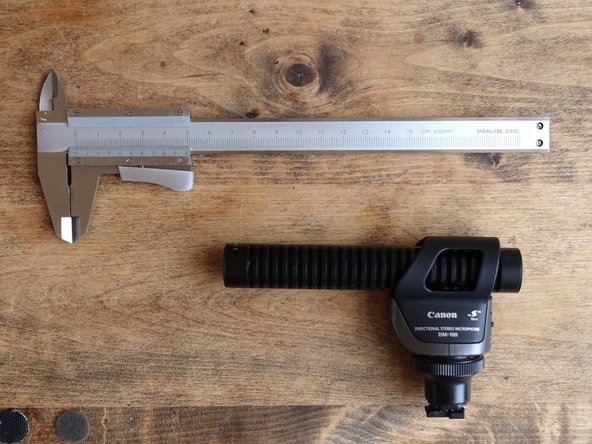 Canon DM-100 microphone rattle noise fix, Find stuffing: crwdns2935265:06crwdnd2935265:03crwdnd2935265:03crwdne2935265:0