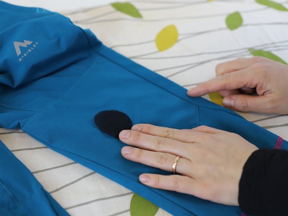 How to repair a hole in woven textile (using an iron-on patch), Optional: Add a patch on the outside: crwdns2935265:05crwdnd2935265:02crwdnd2935265:03crwdne2935265:0