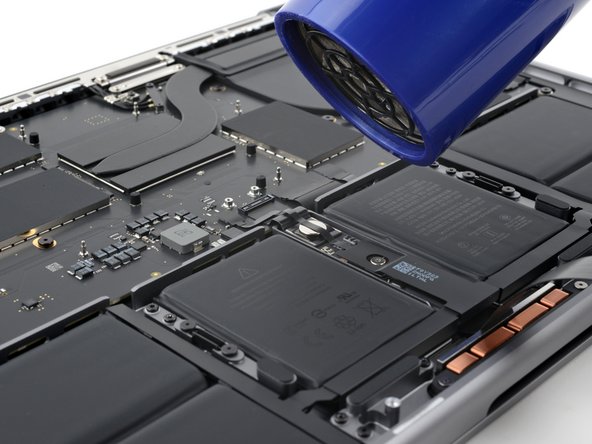 MacBook Pro 14" Late 2023 (M3) USB-C Ports Replacement, Soften the battery data cable adhesive: crwdns2935265:011crwdnd2935265:03crwdnd2935265:03crwdne2935265:0