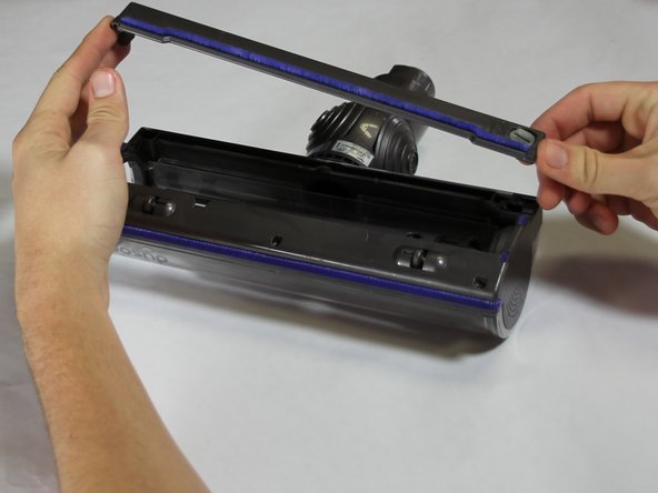 Dyson V6 Motorhead Upper Housing and Brush Bar Housing Replacement: crwdns2935265:06crwdnd2935265:02crwdnd2935265:02crwdne2935265:0