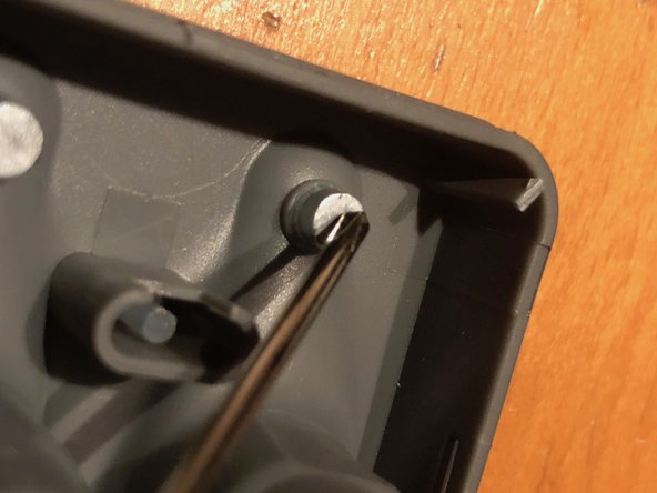 RollingSquare Hyphen v1 Case magnets Replacement, Seat magnet in place: step 9, image 1 of 3