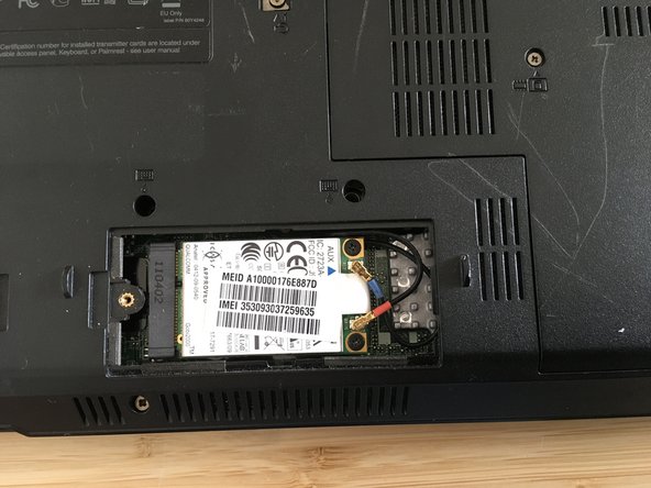 ThinkPad L412 WLAN Card Replacement: crwdns2935265:04crwdnd2935265:02crwdnd2935265:02crwdne2935265:0