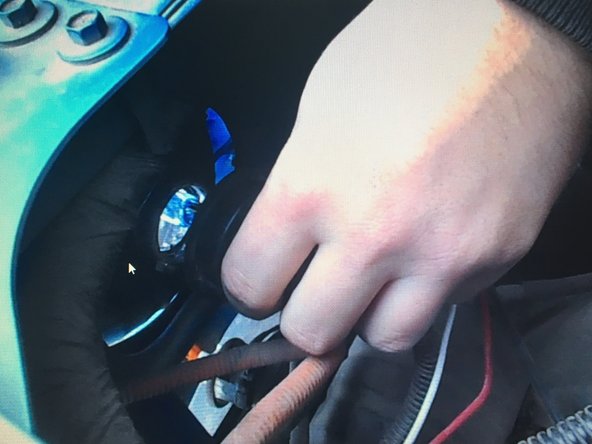 1992-1996 Ford F series-Bronco Header Panel Replacement: crwdns2935265:05crwdnd2935265:01crwdnd2935265:01crwdne2935265:0