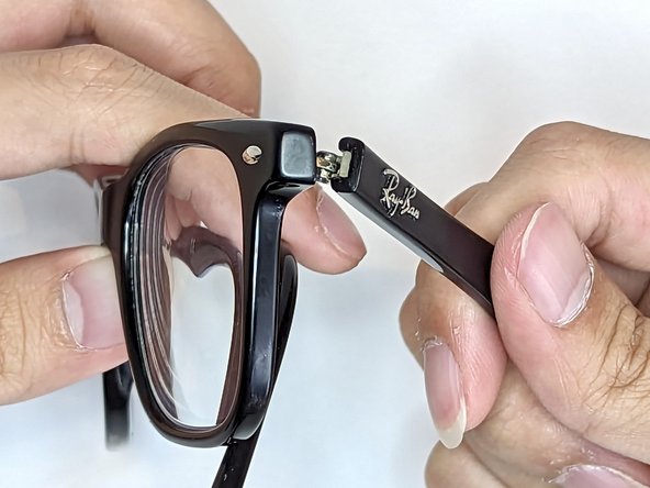 How to Replace the Arm of Standard Hinge Eyeglasses: crwdns2935265:04crwdnd2935265:02crwdnd2935265:02crwdne2935265:0