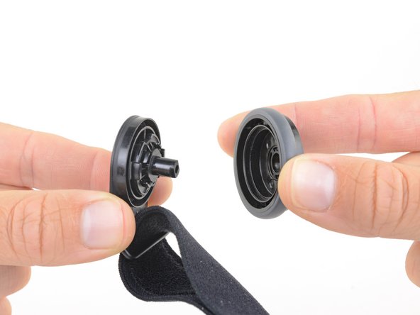 HTC Vive Head Strap Mounts Replacement, Separate the head strap mount components: crwdns2935265:03crwdnd2935265:02crwdnd2935265:02crwdne2935265:0