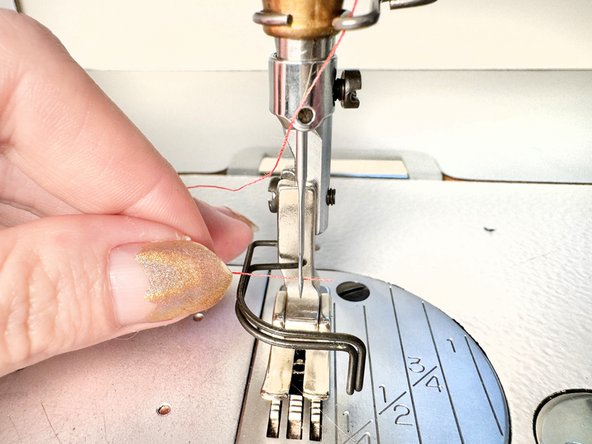 Juki DDL-8700 Needle Replacement: 手順 8、 2の画像 1