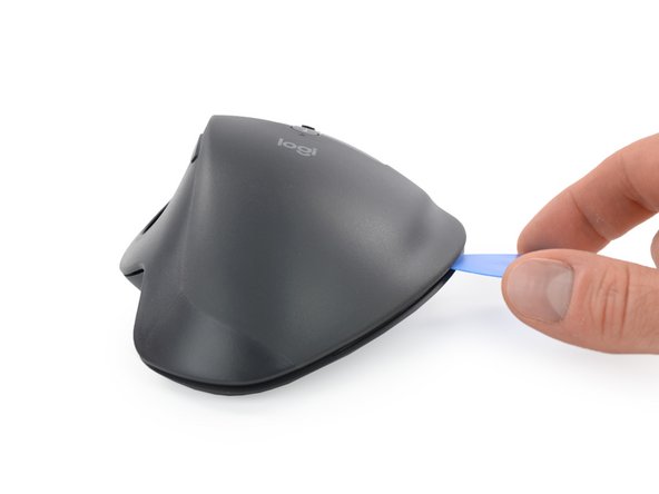 How to Open the Logitech MX Ergo, Release the plastic clips: crwdns2935265:05crwdnd2935265:03crwdnd2935265:03crwdne2935265:0