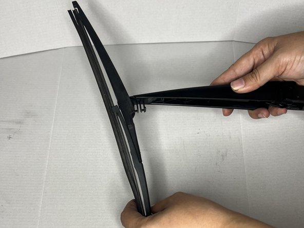 2010 Toyota Matrix Rear Windshield Wiper Replacement: crwdns2935265:05crwdnd2935265:02crwdnd2935265:03crwdne2935265:0