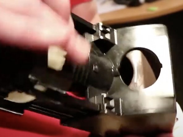 Understanding the brew unit in a fully automatic coffee machine: adım 10, 3 resimden 3.