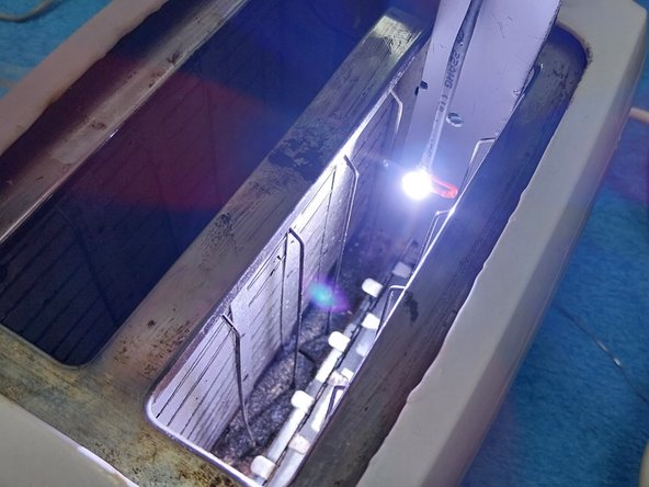 Homemade construction tool, interior light point for toaster repair.: étape 8, image 3 de 3