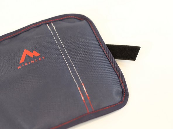 How to Fix a Broken Seam in a Camping Chair, Clean the loose threads: crwdns2935265:05crwdnd2935265:02crwdnd2935265:02crwdne2935265:0