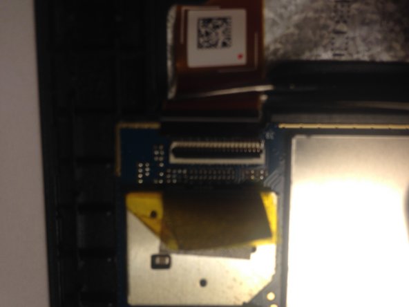 Amazon Fire 5th Generation Teardown, LCD connector and cable: crwdns2935265:07crwdnd2935265:03crwdnd2935265:03crwdne2935265:0