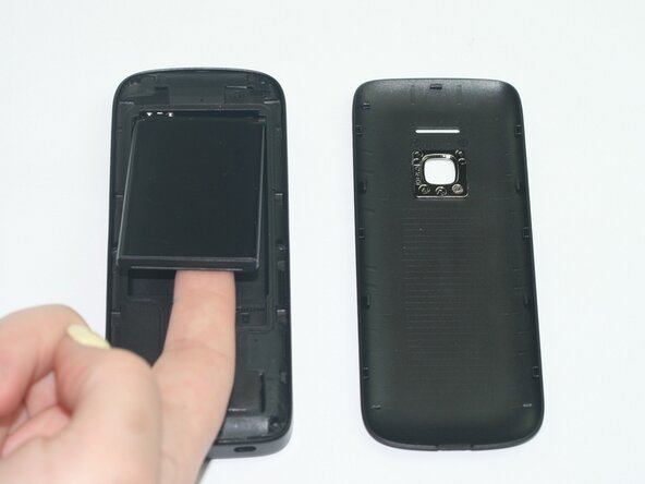 Nokia 225 4G 2020 Screen Replacement: step 2, image 2 of 3