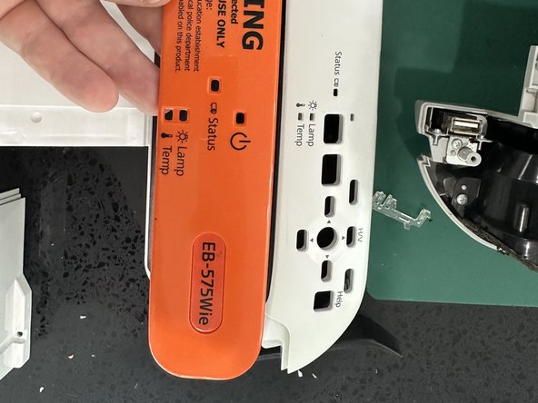 Epson EB-575 Projector Teardown, Top Case Parts: crwdns2935265:06crwdnd2935265:03crwdnd2935265:03crwdne2935265:0